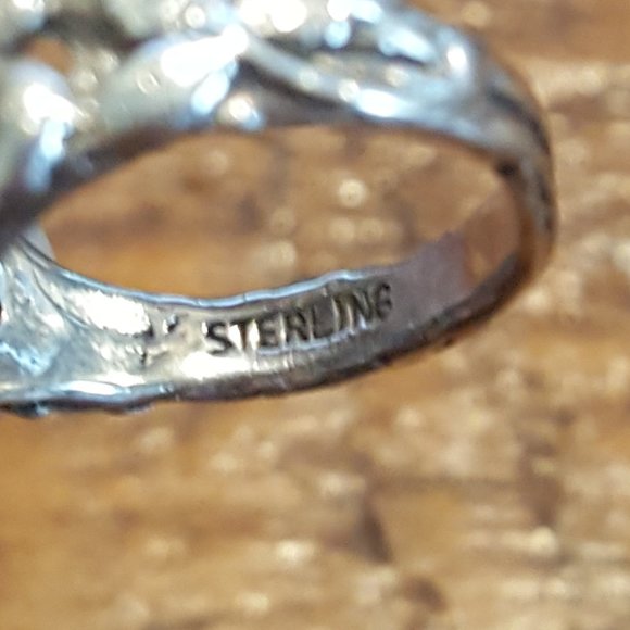 Sterling Rose and mother of pearl Ring - Picture 12 of 14